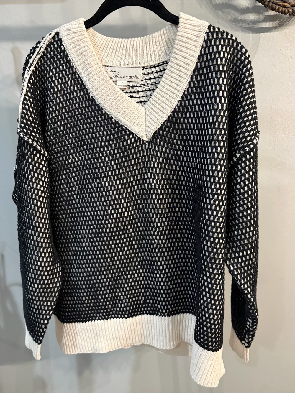 Vintage Havana oversized Black and White V-Neck Knit Sweater size small